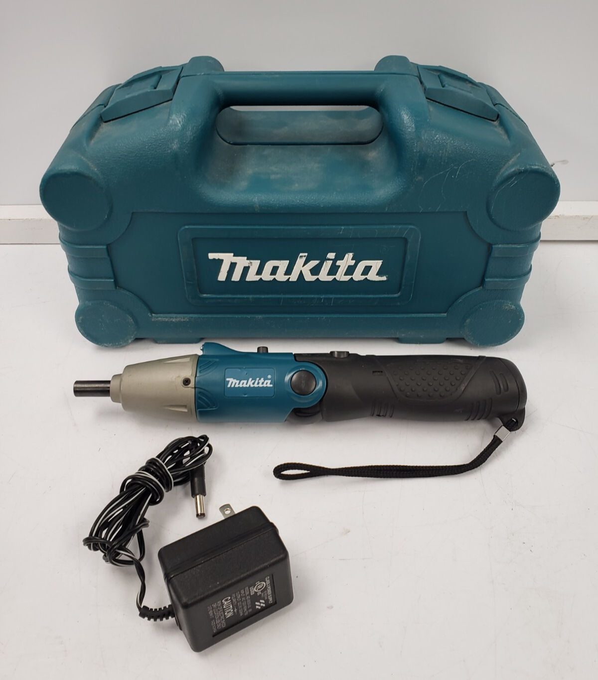 I-24886) Makita 6722D Screwdriver – Product Deliveries
