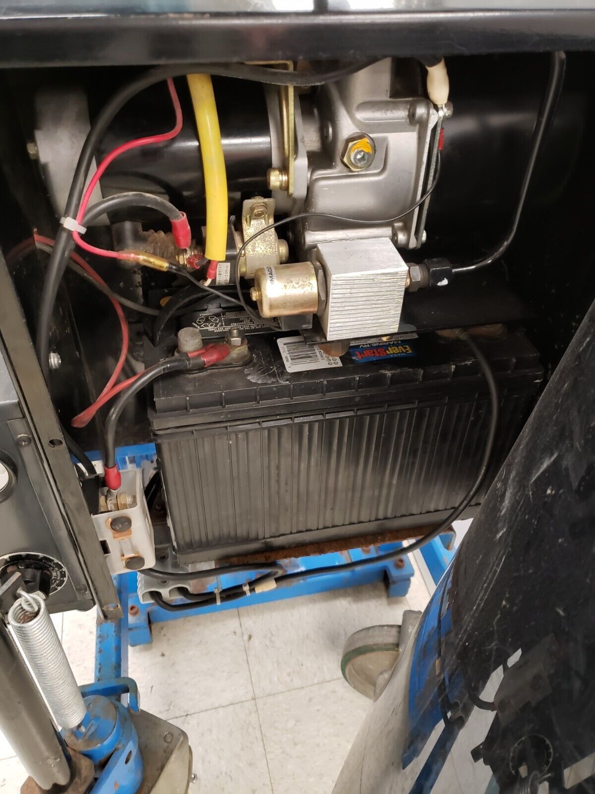 (I-33787) Bishamon LV100E Fork Lift