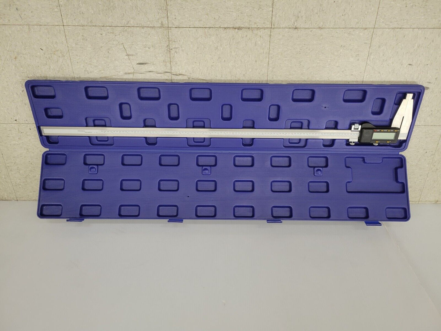 (63551-1) Fowler 40" Caliper