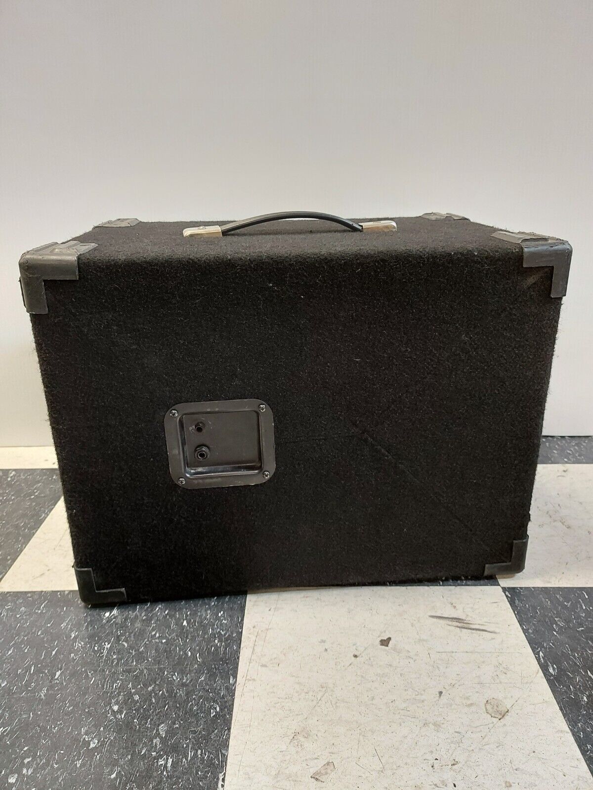 (N83634-3) No Name 2 Speakers