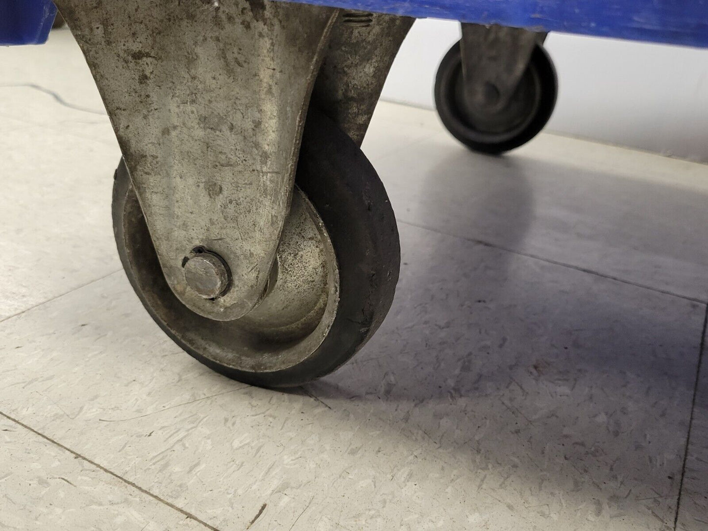 (54027-2) Chariot sans nom