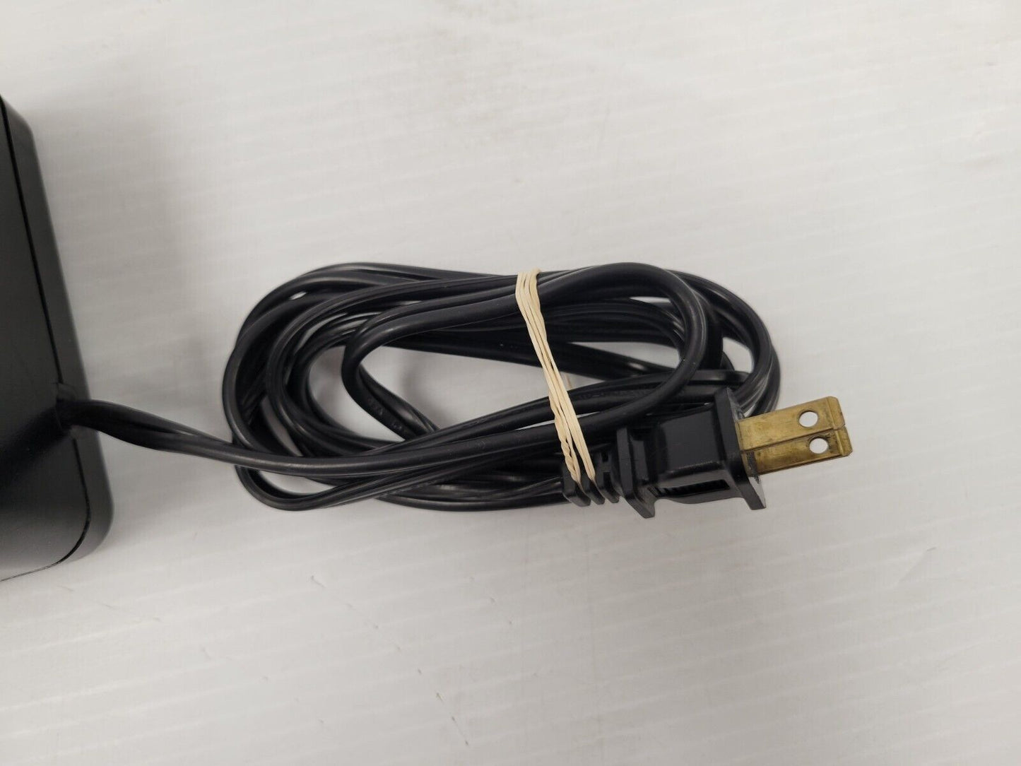 (I-33939) Chargeur de batterie Dewalt DW9106