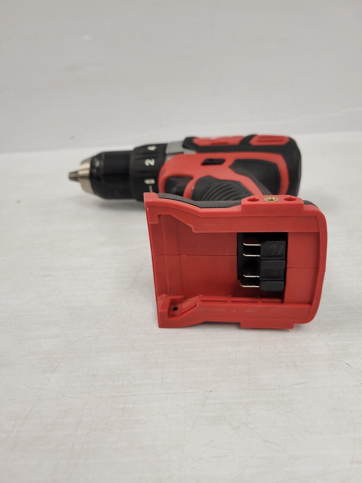 (54923-1) Milwaukee 2606-20 Drill