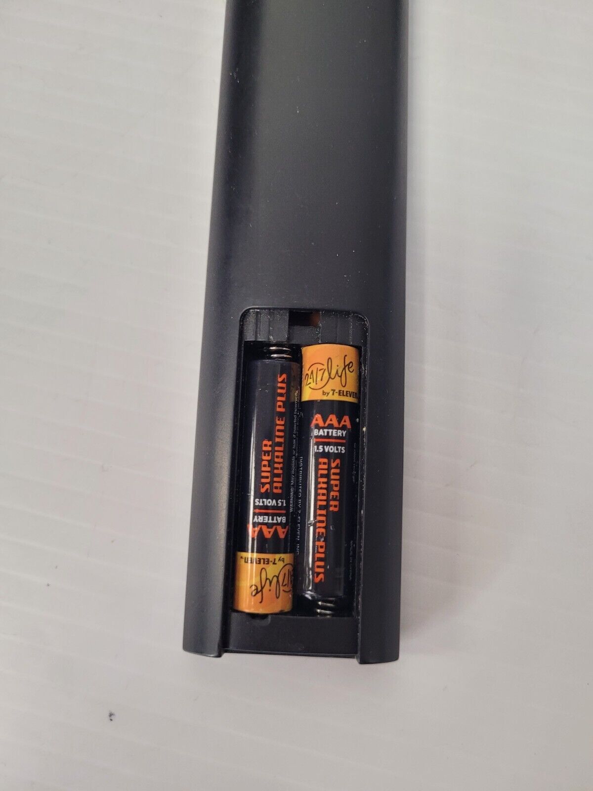 (N74031-2) ONN 100011028 LCD Projector