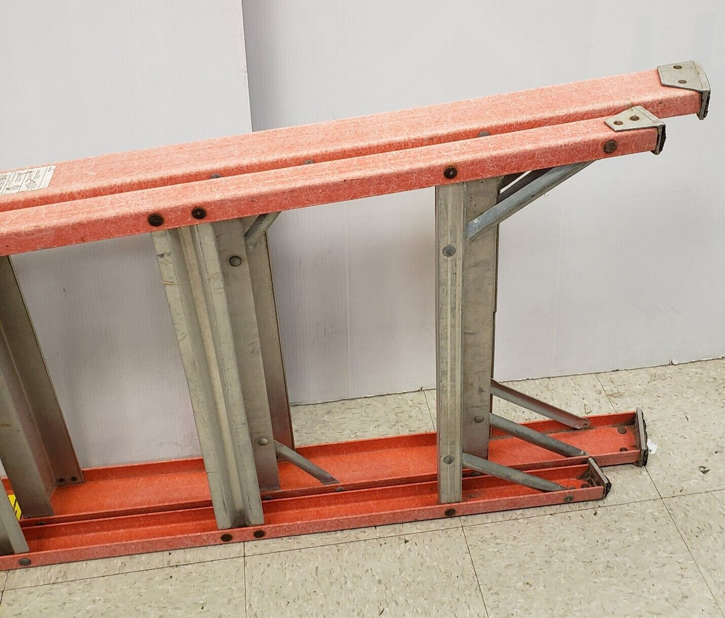 (53463-1) Sturdy AR665-08C Ladder - 8'