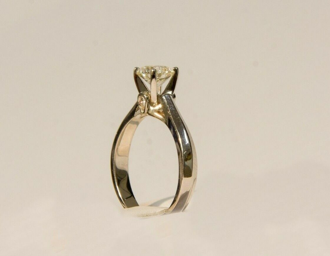 (I-23849/103a) 14k Ladies White Gold Diamond Ring