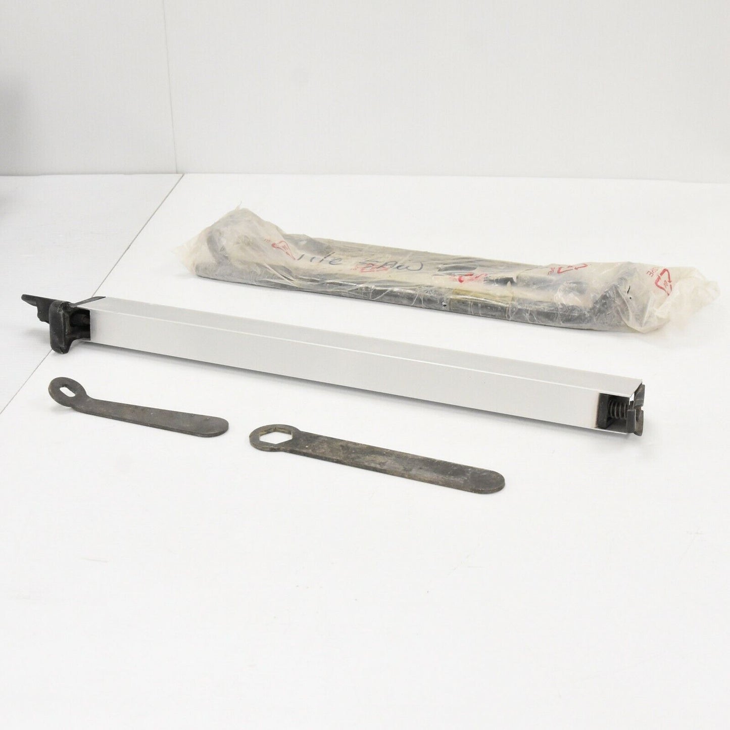 (I-9453) Superior 7” Tile Cutting Saw