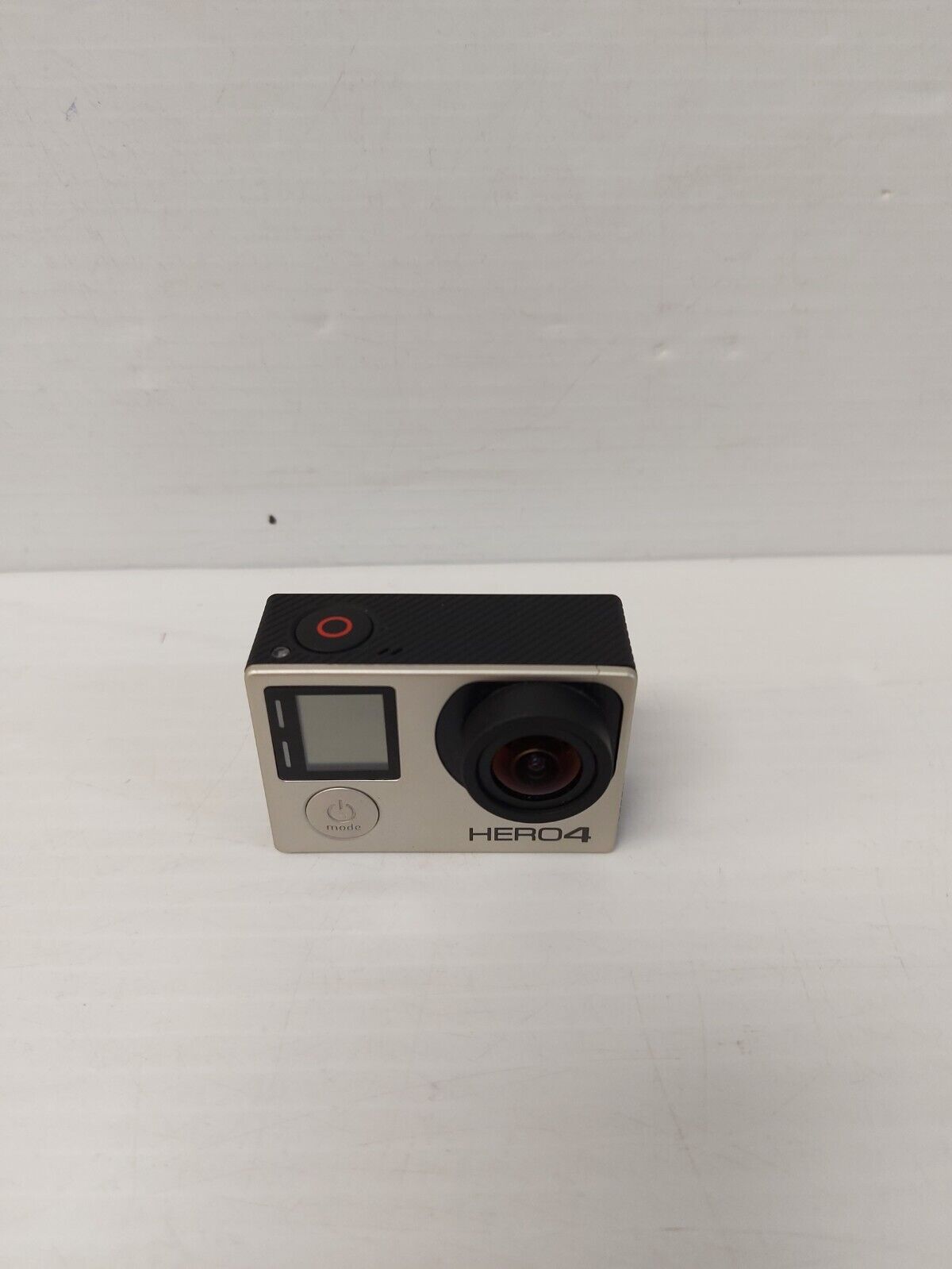 (N81625-1) Appareil photo numérique GoPro Hero 4 Silver dans son étui