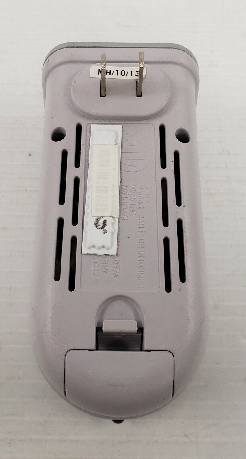 (I-15050) Bell & Howell 8676 Plug-In Ionizer