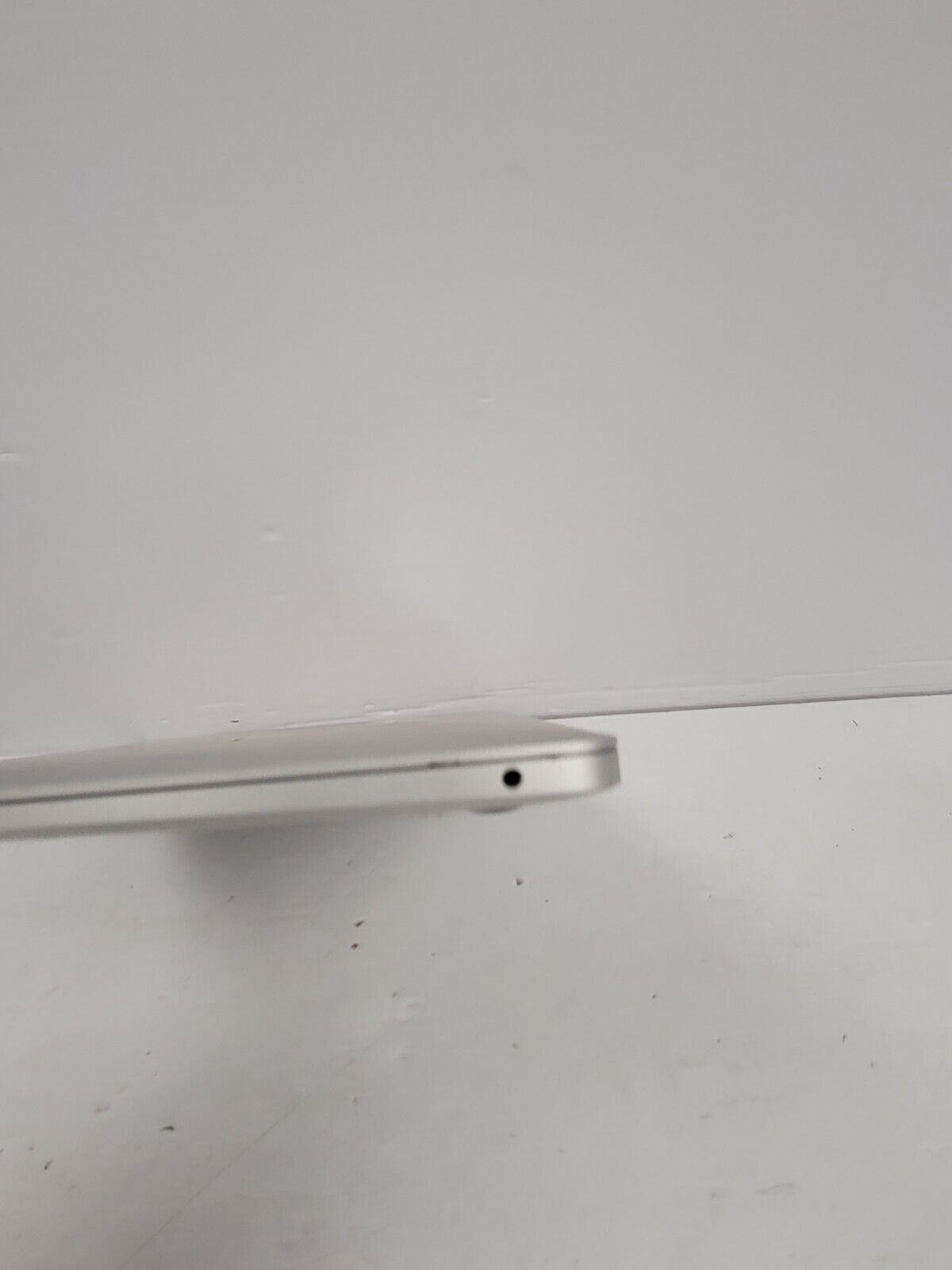 (53136-1) Apple A2337 Laptop