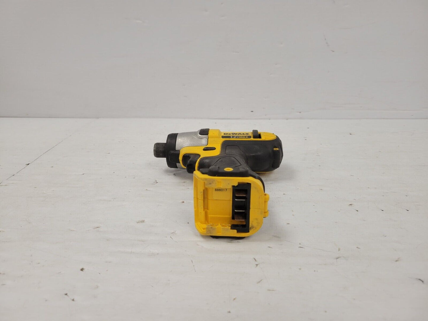 (69647-1) Dewalt DC1815 Impact