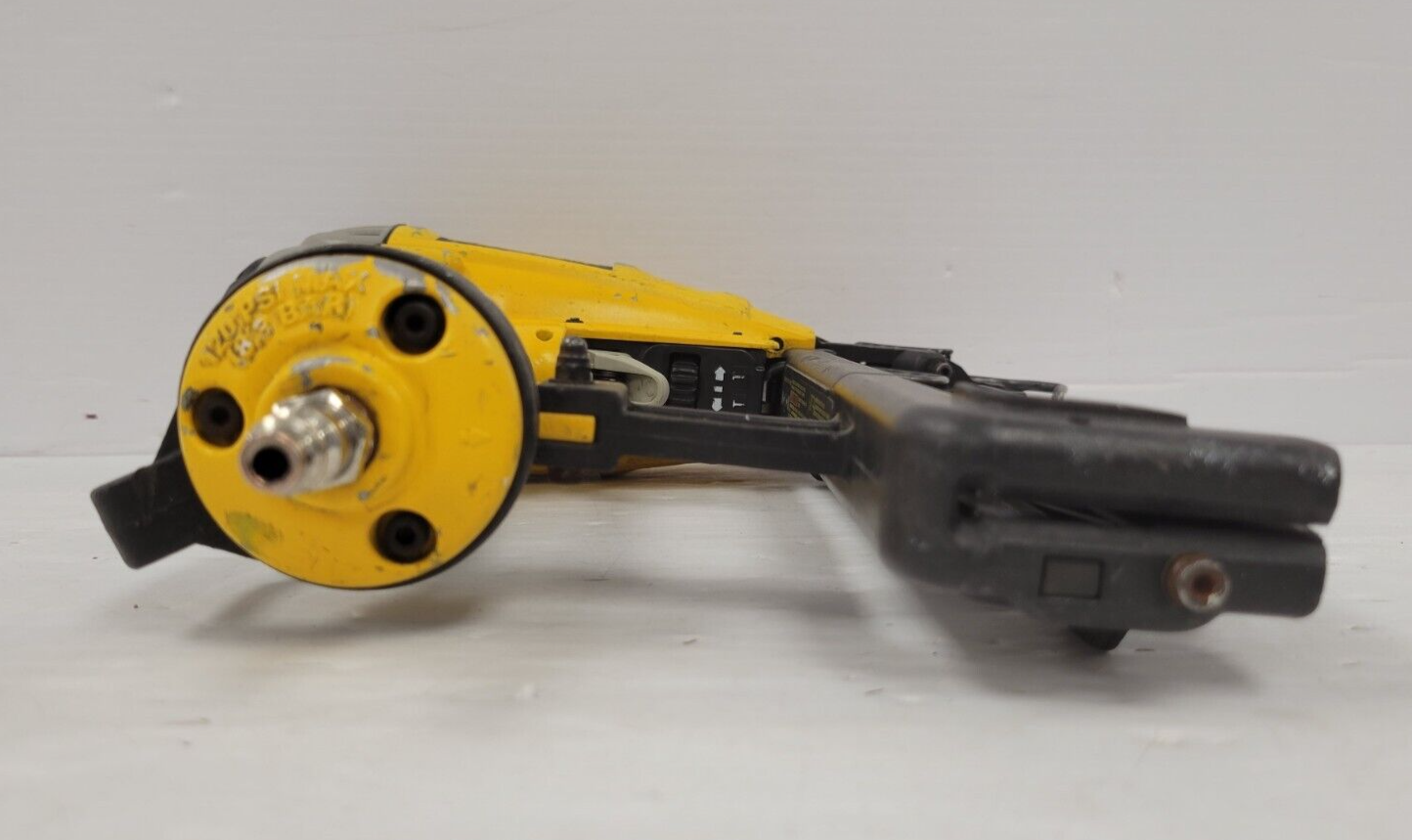 (61330-3) Dewalt D51253K Finish Nailer