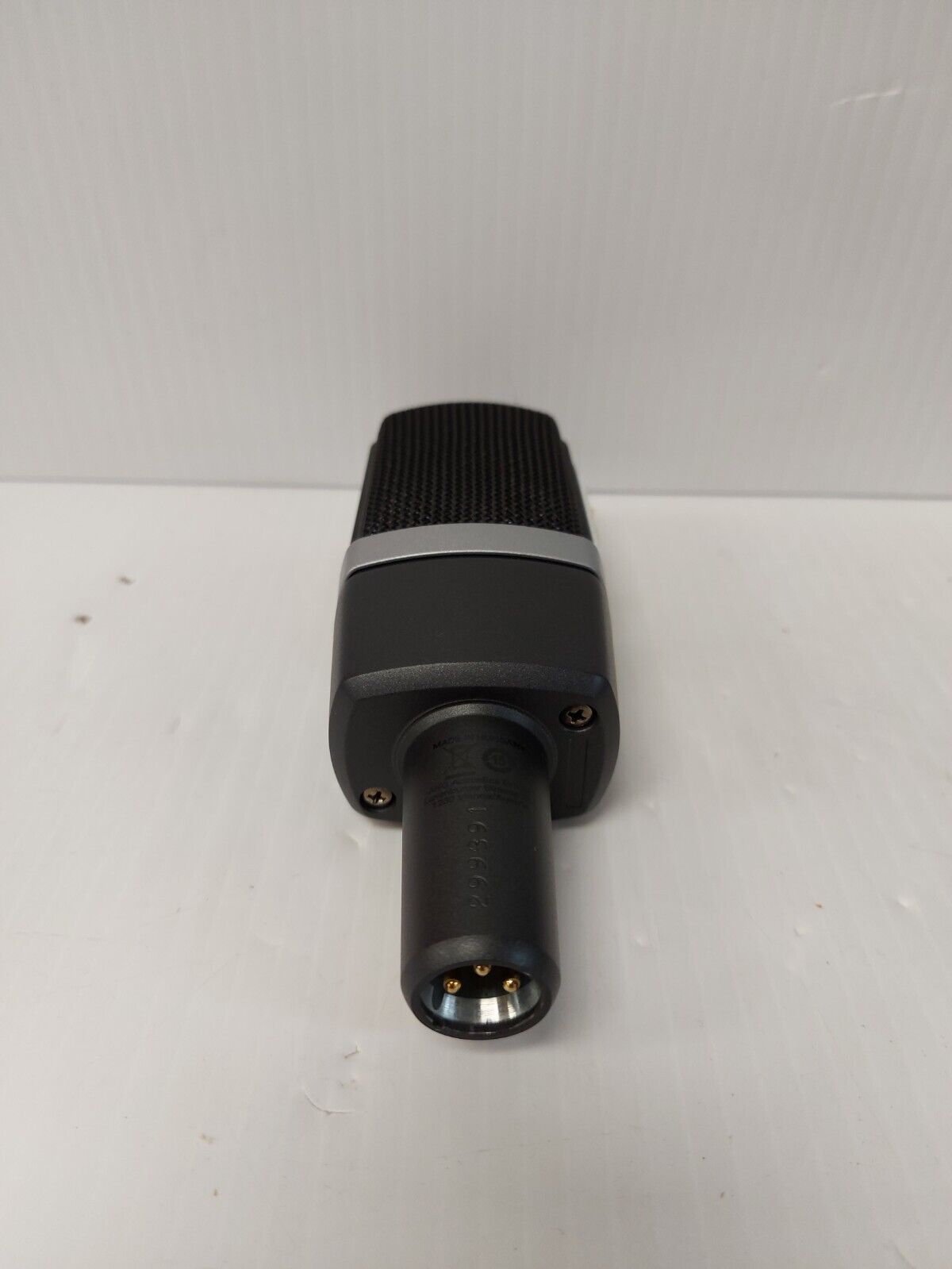 (N85106-1) AKG C214 Diaphragm Condenser Microphone