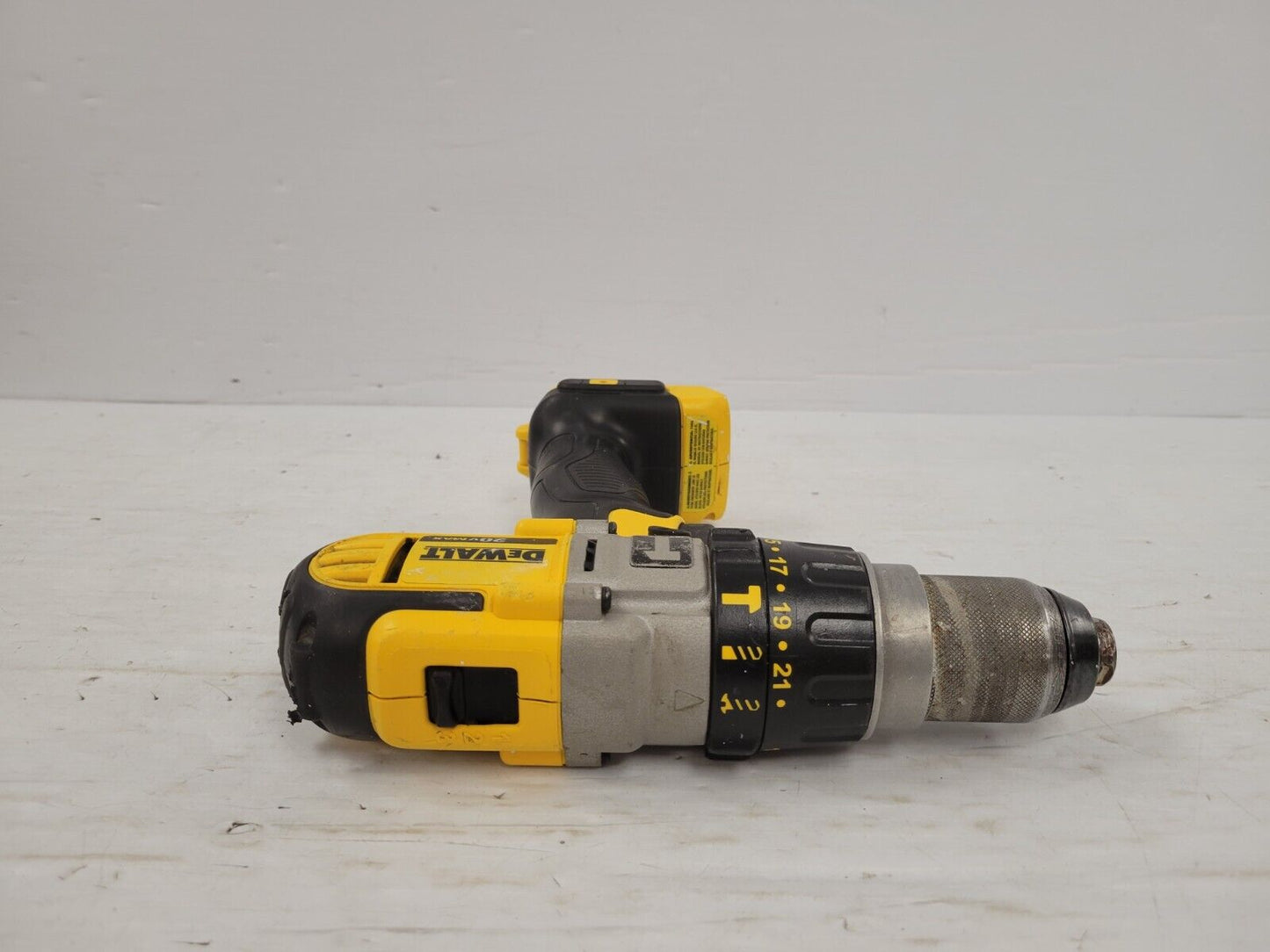 (69019-2) Dewalt DCD985 Drill