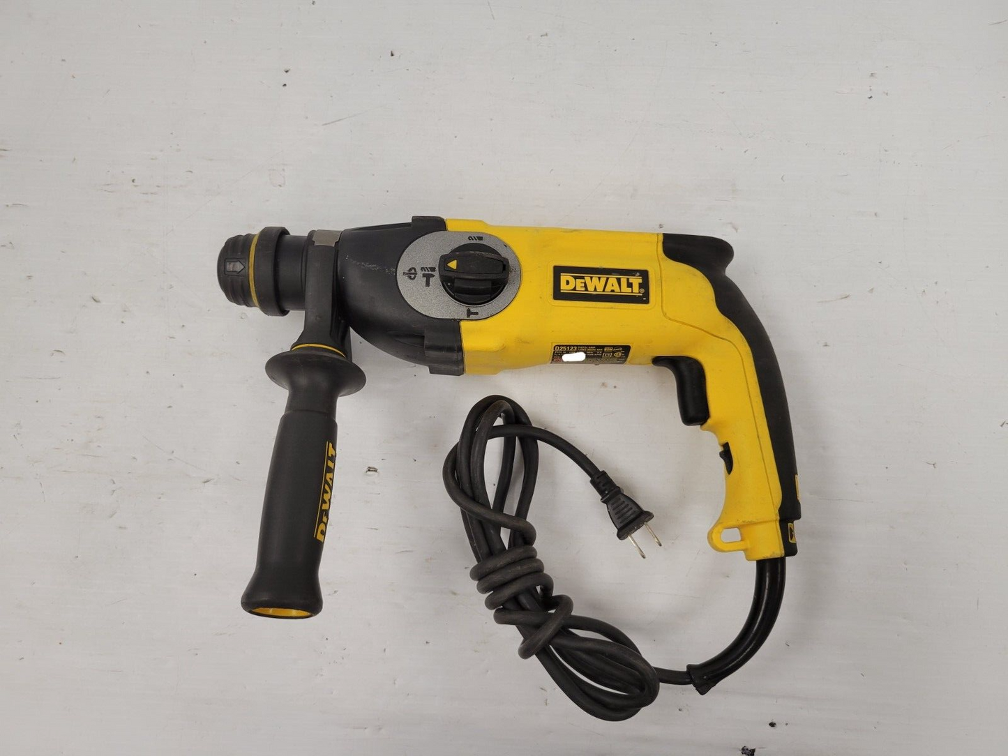 (62677-2) Dewalt D25123 Hammer Drill