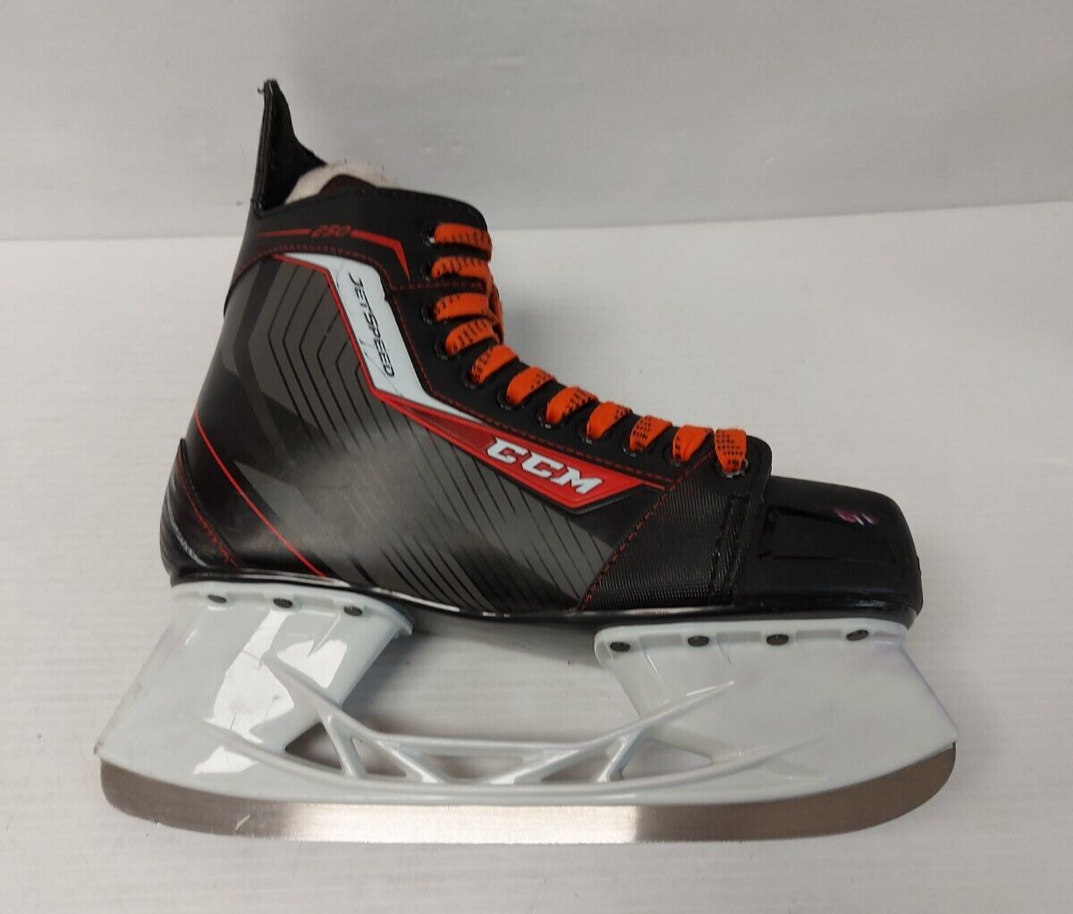 (N81871-1) CCM Jet Speed Sz: 8 Hockey Skates