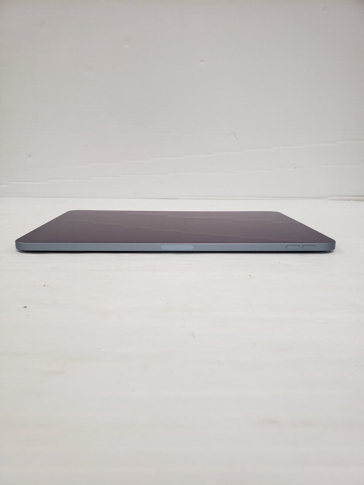 (61782-1) Apple MYFQ2ZP/A iPad Air - 4th Gen - 64GB