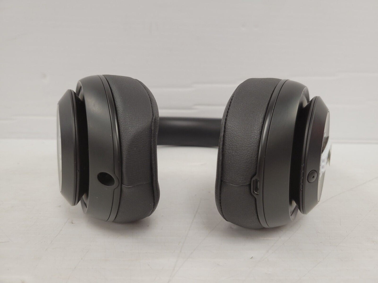 (62337-1) Beats Studio 3 Headphones