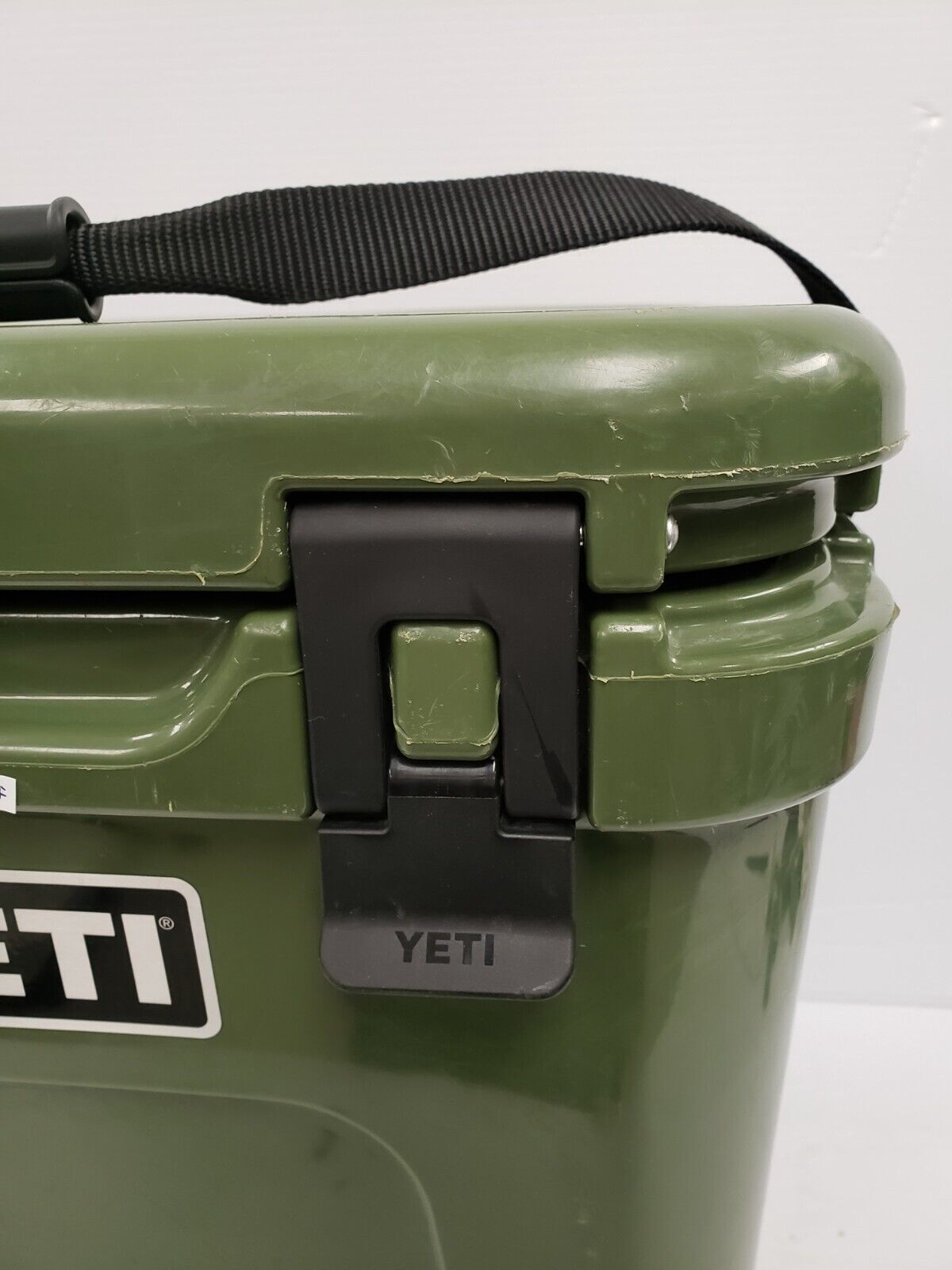 (65808-2) Yeti YR24-55 Cooler