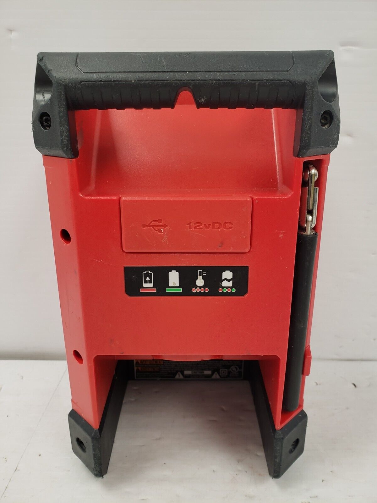 (68436-1) Milwaukee 2951-20 Radio & Charger