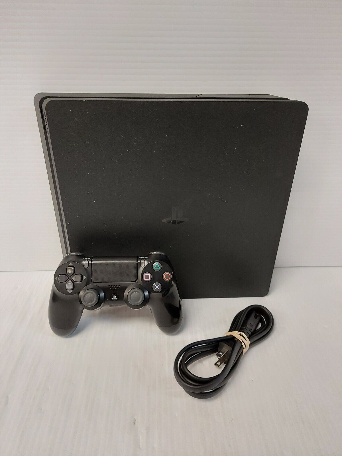 (N84868-1) Sony CUH-1215A PlayStation 4 Slim 500GB