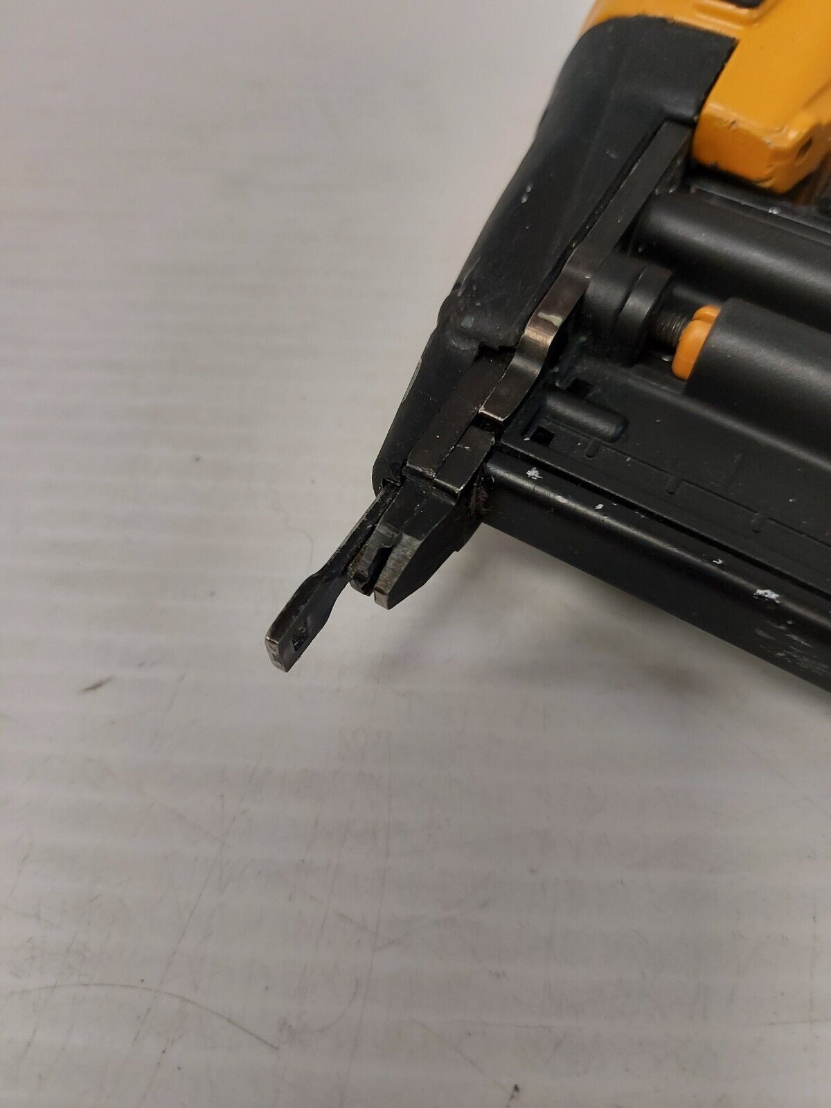 (N81233-2) Bostich BT1855 18Ga Brad Nailer in case