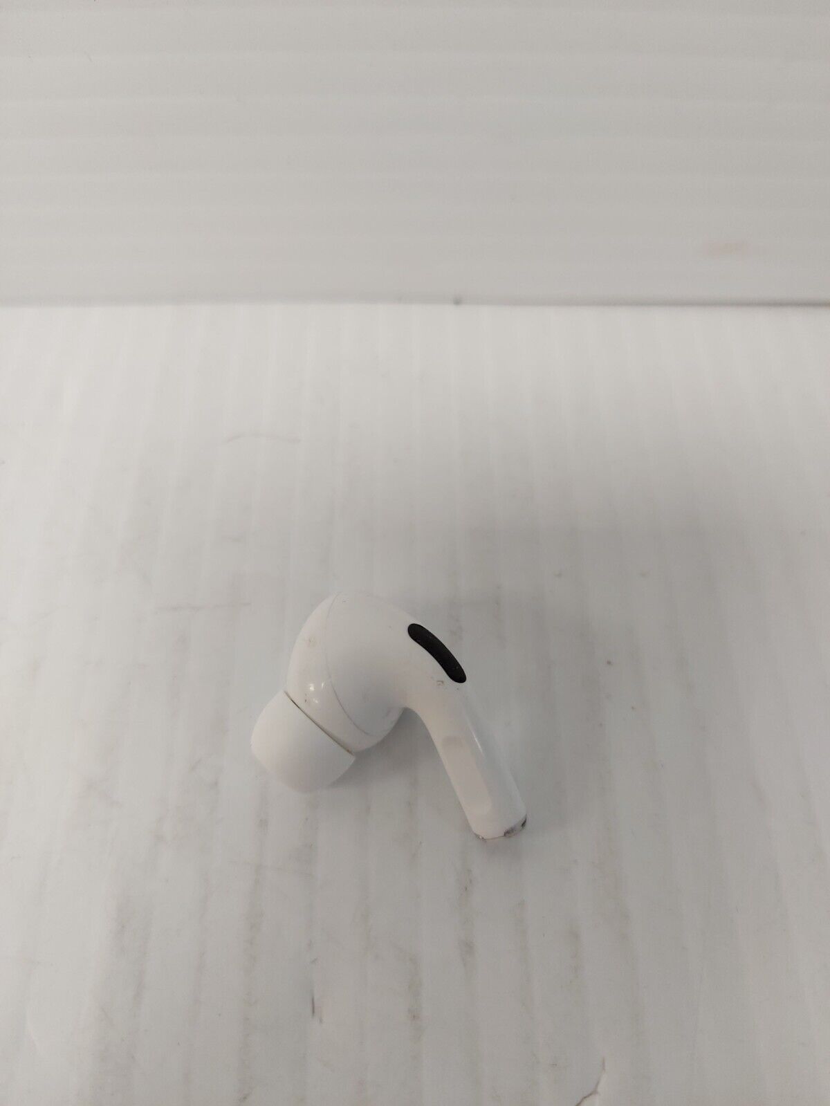 (N86603-3) Apple A2190 Gen 2 Pro Airpods