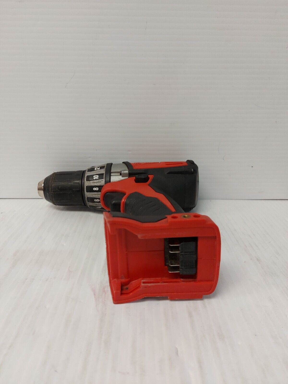 (N86477-2) Milwaukee 2601-20 Drill