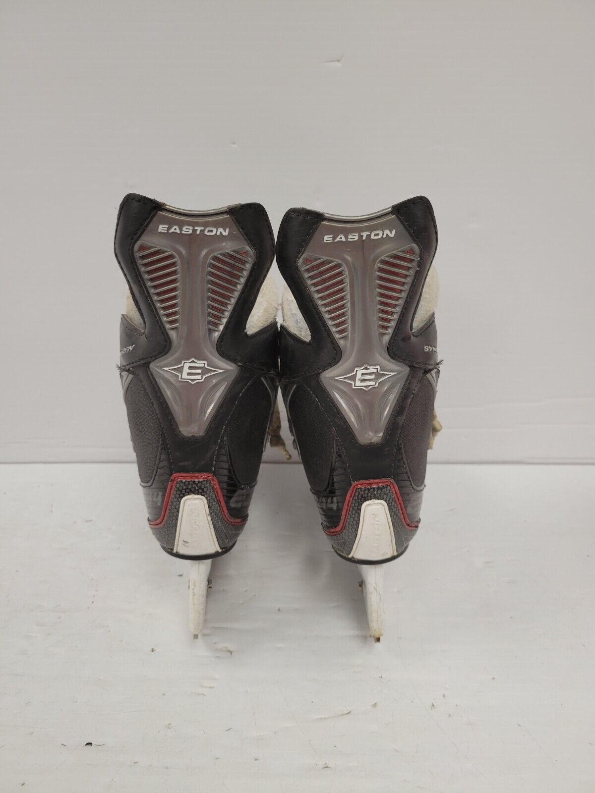 (68239-1) Easton Razor Bladz II Hockey Skates - Youth Size 1D