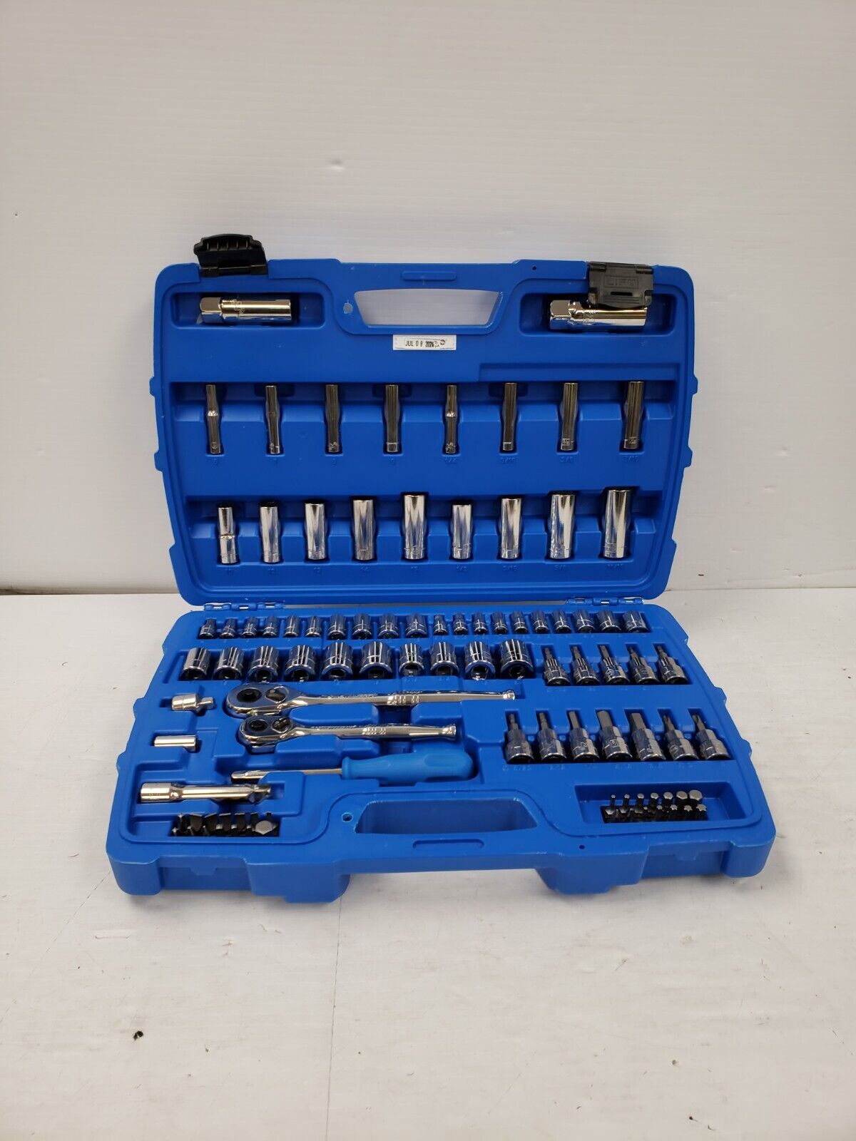 (61680-2) Mastercraft 058-9215-0 Socket Set