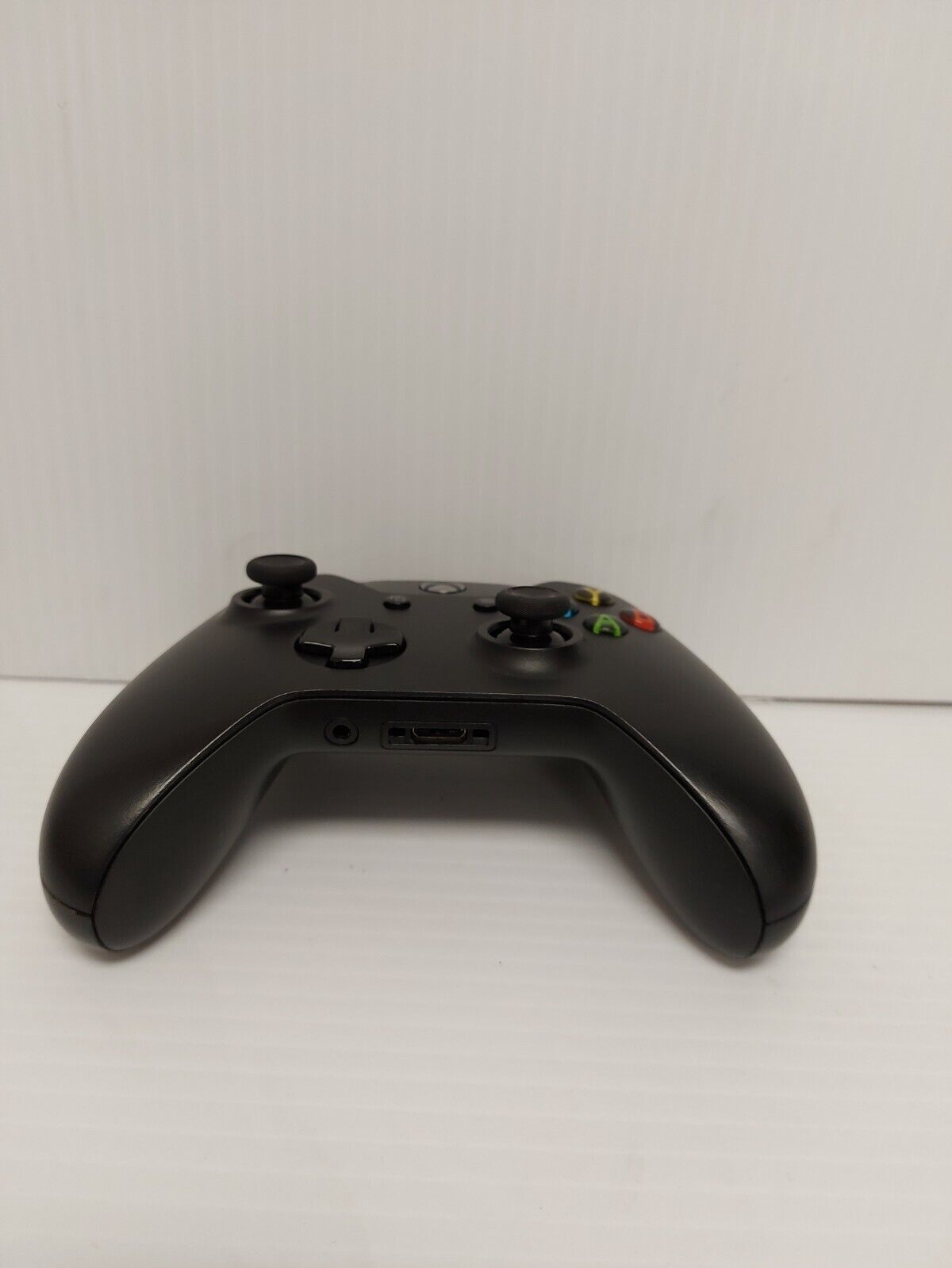 (N85125-1) Microsoft 1540 Xbox One 500GB