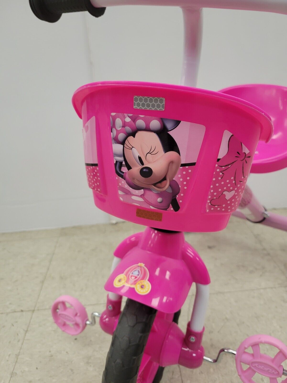 (61366-1) Huffy Minnie Mouse Tricycle