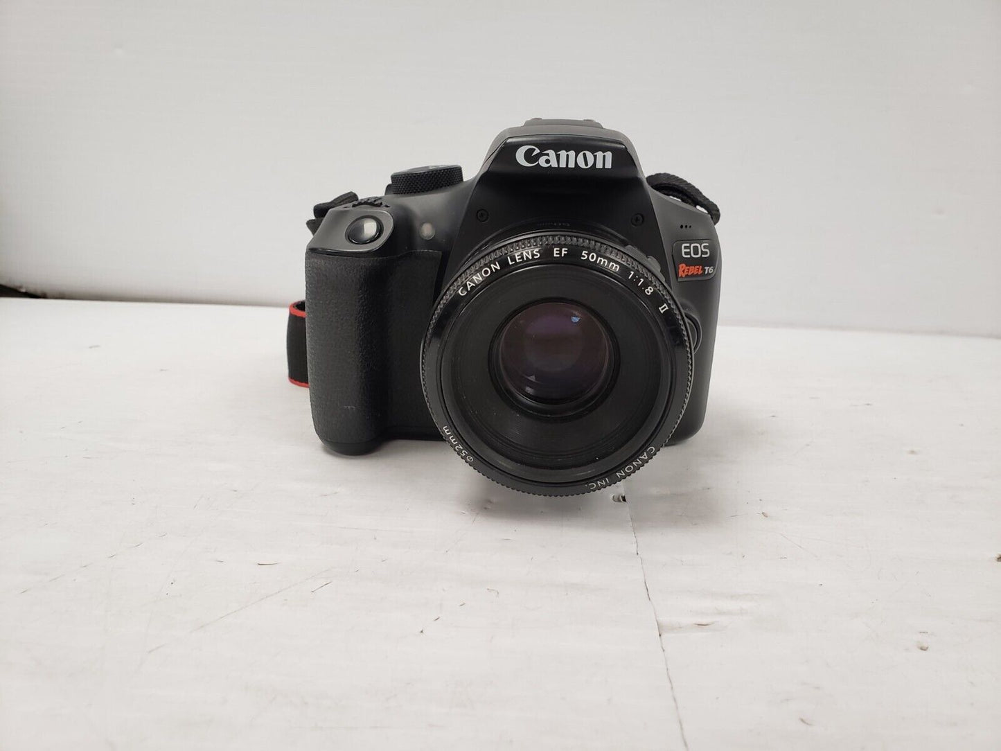 (I-35683) Canon Rebel T6 Camera