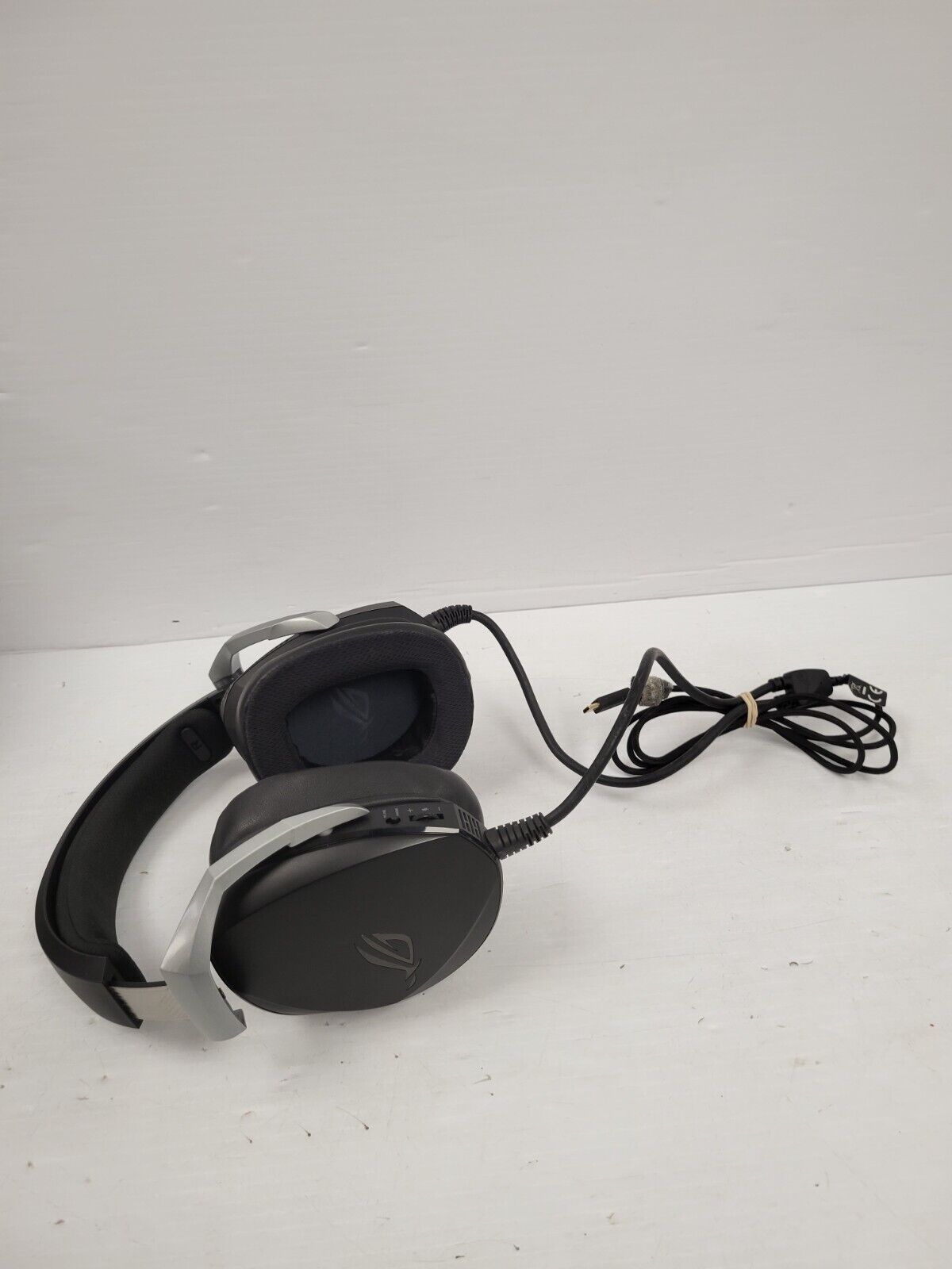 (57168-2) Republic Of Games ROG THETA 7.1 Headphone