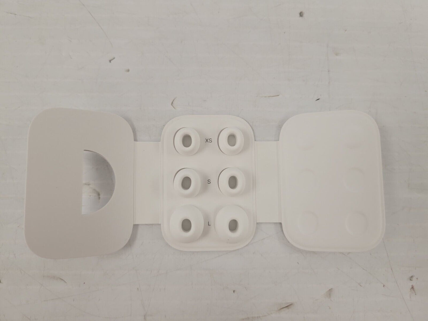 (61331-2) Apple A2700 Airpods Pro 2nd Gen