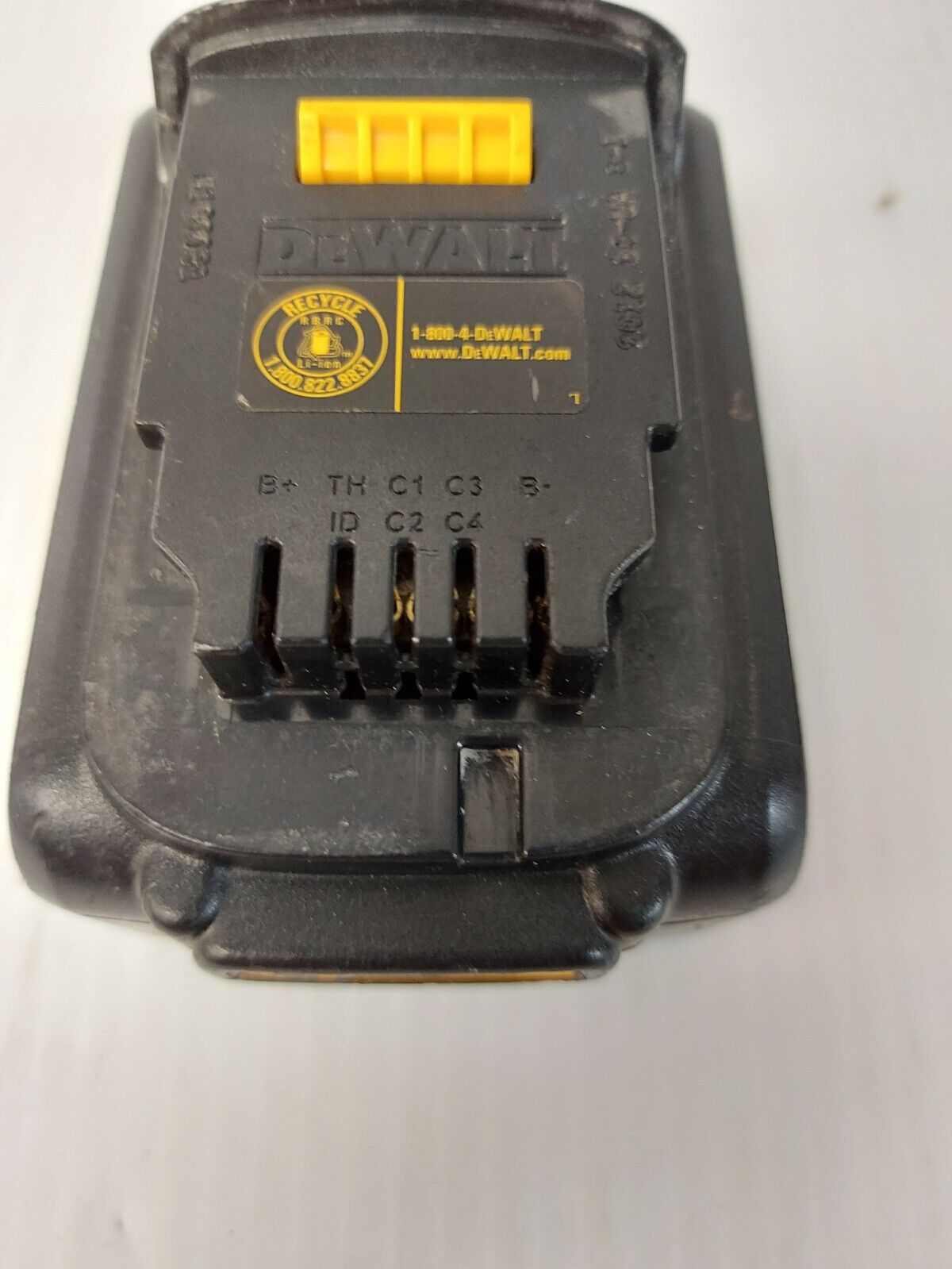 (NI-21640) DeWalt DCB200 Battery