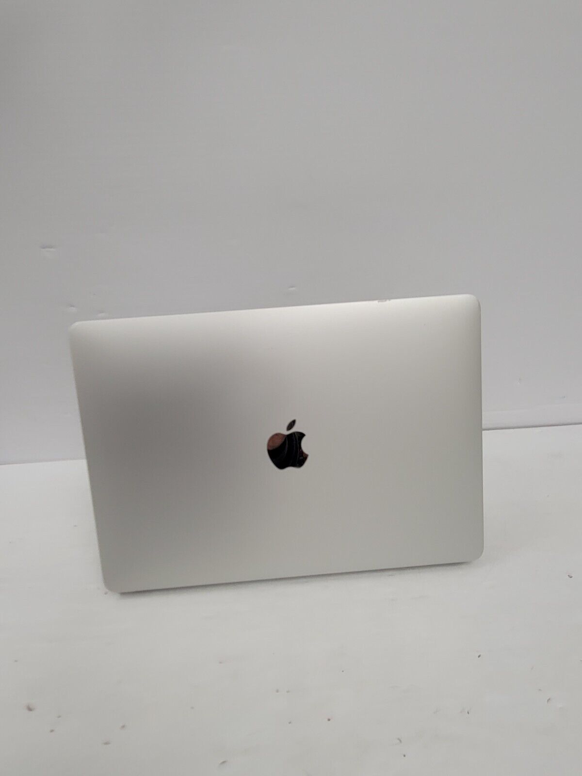 (53136-1) Apple A2337 Laptop