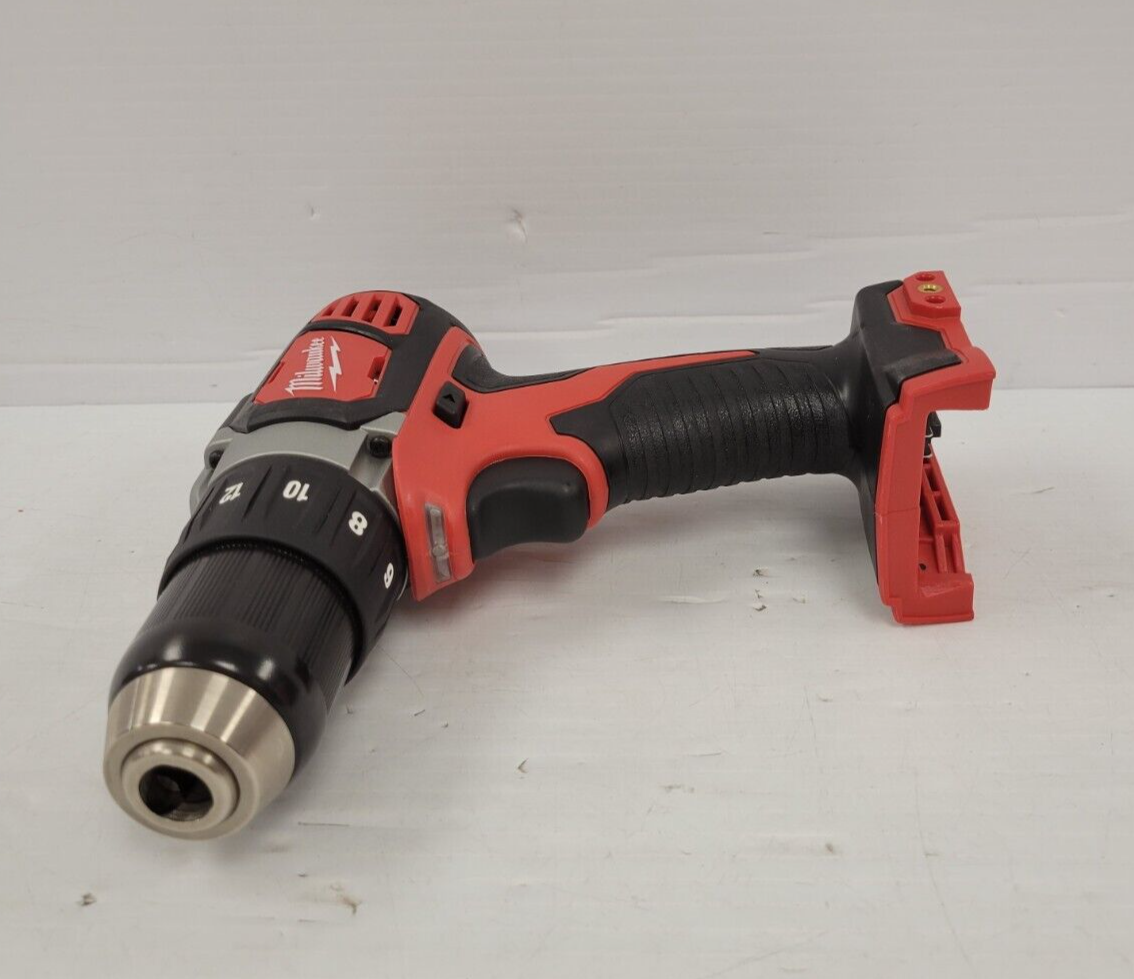(67274-2) Milwaukee 2606-20 Drill