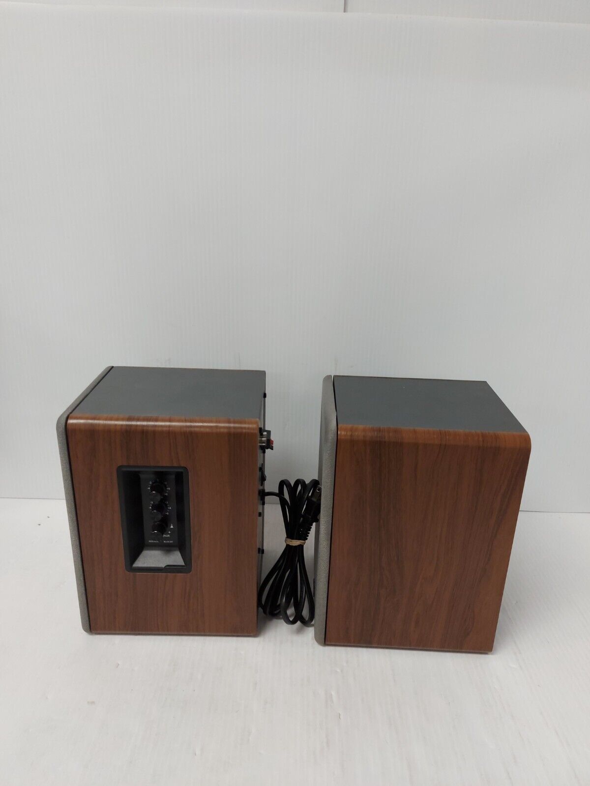 (N84673-1) Moukey MA20-1 Bookcase Speakers