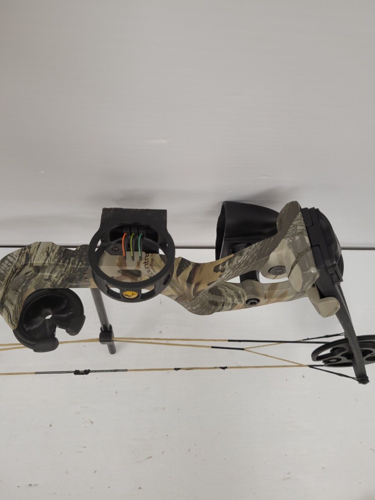 (65703-1) Bear Limitless Compound Bow