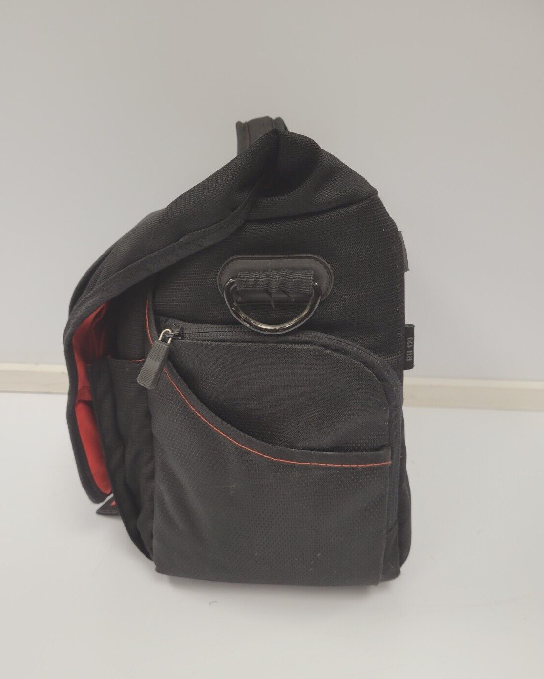 (I-36200) Roots Camera Bag