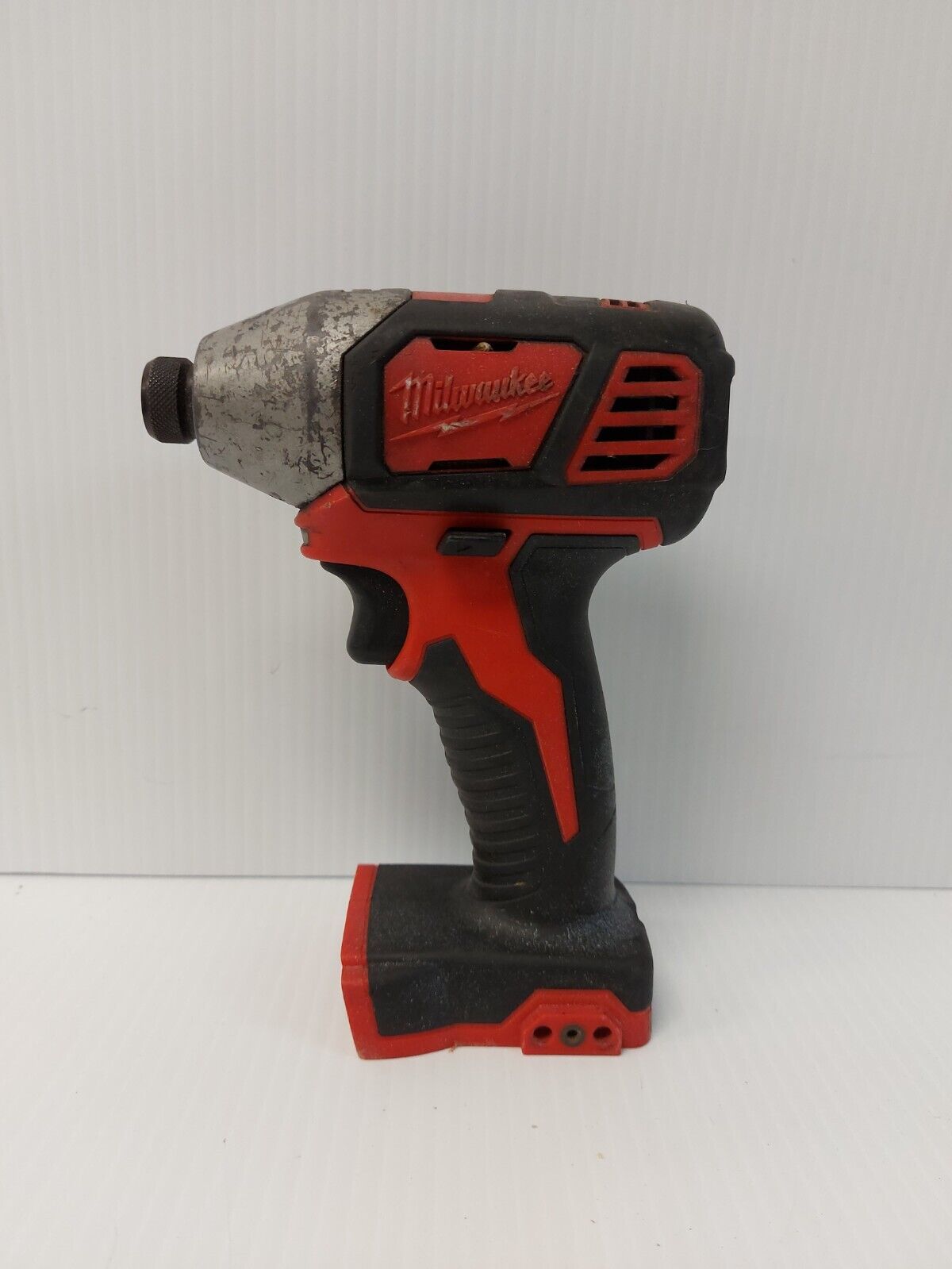 (N82333-6) Milwaukee 2656-20 1/4" Hex Impact Drill