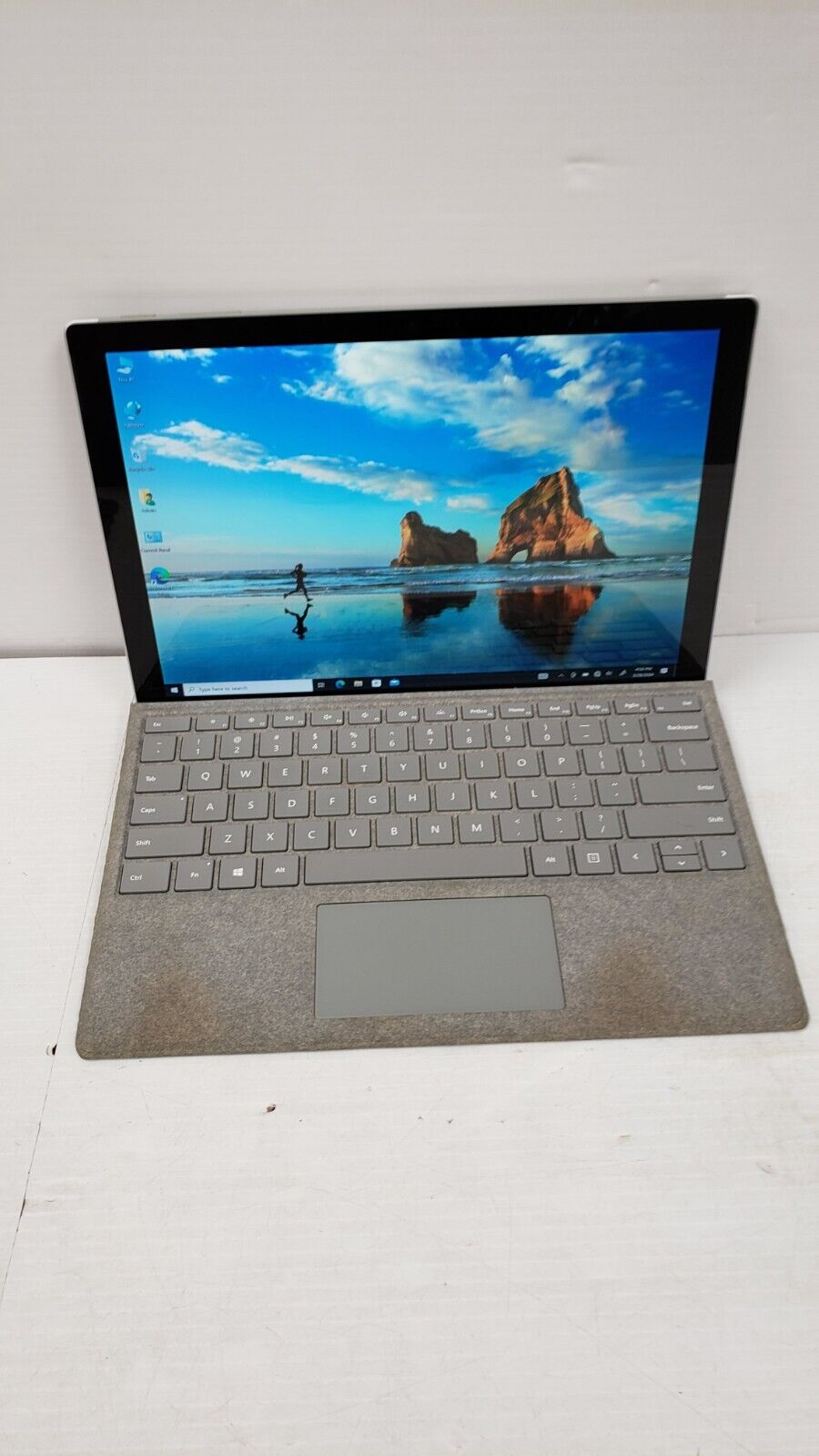 (54077-1) Microsoft Surface  1796 Laptop