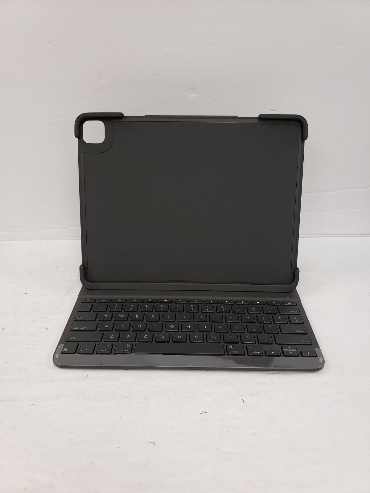 (67905-1) Logitech YR0070 Slim Folio Keyboard Case