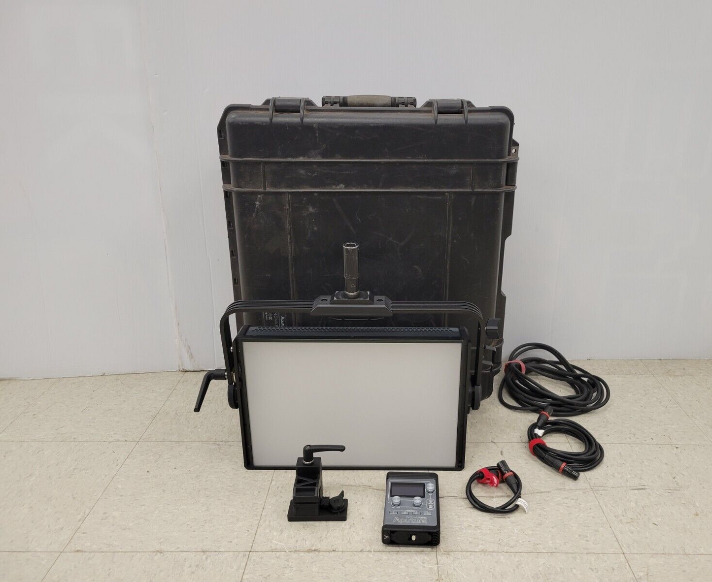 (59468-2) Apurture Nova P300C Camera lights