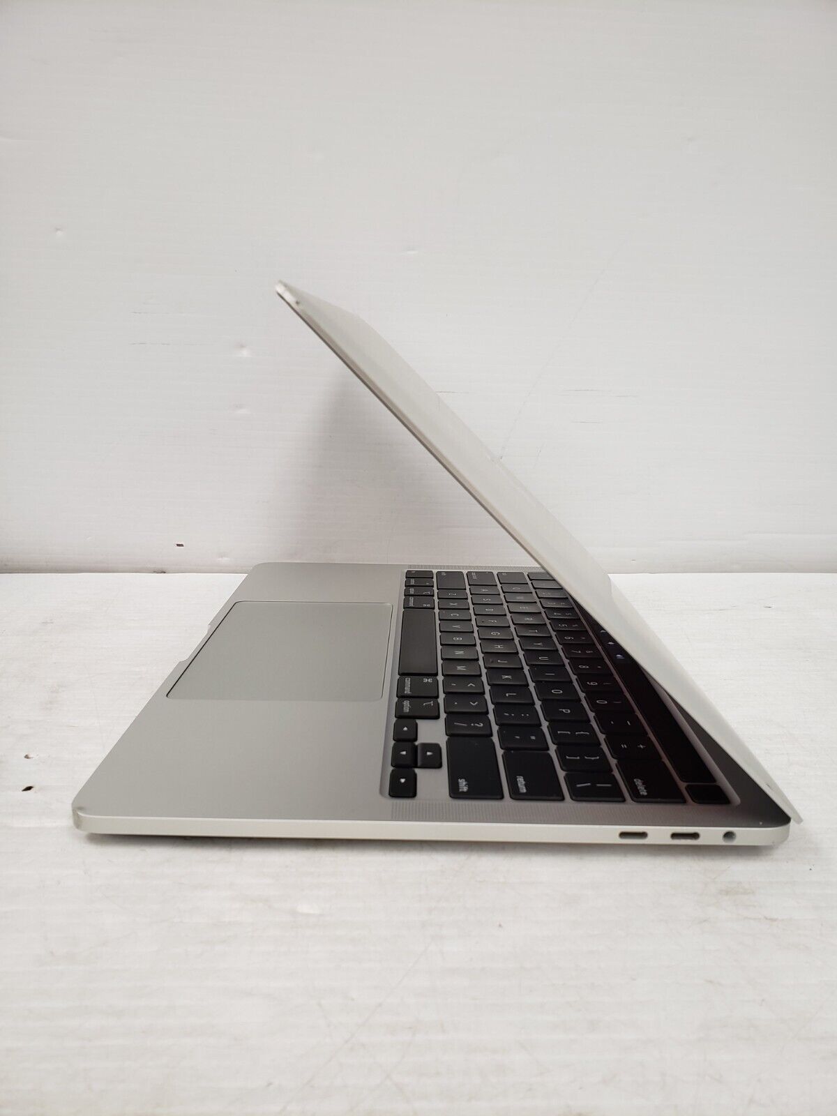 (43685-1) Apple (2020) A2251 Laptop