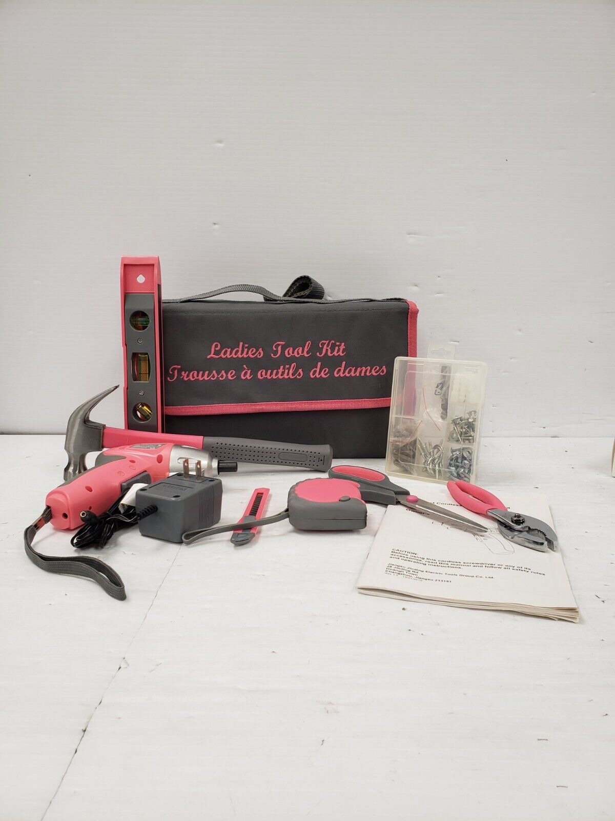 (68221-1) No Name Ladies Multi-Tool Set