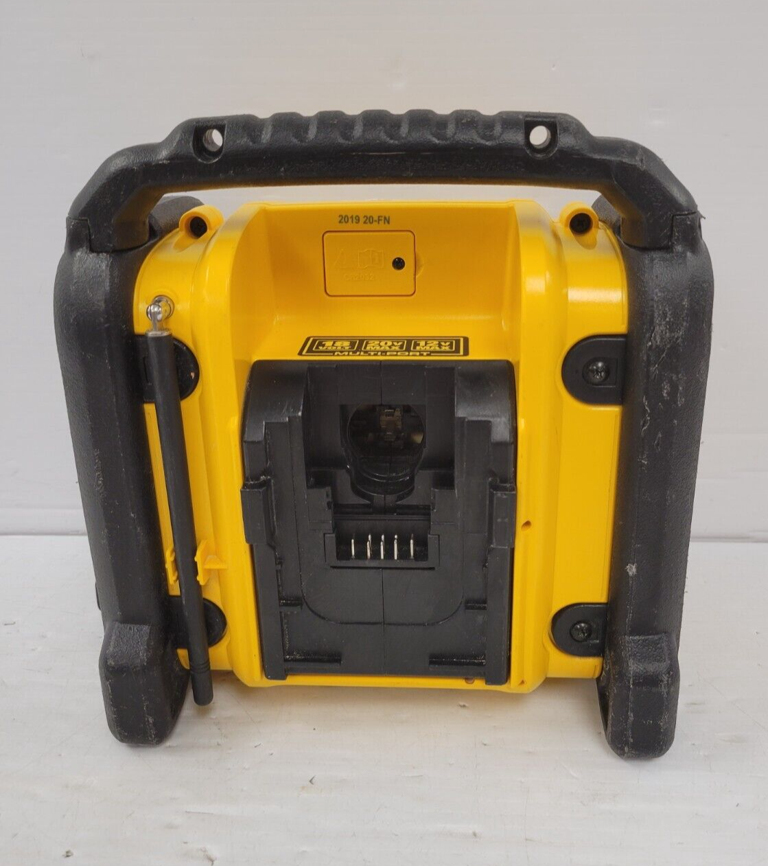 (69042-1) Dewalt DCR018 Work Radio