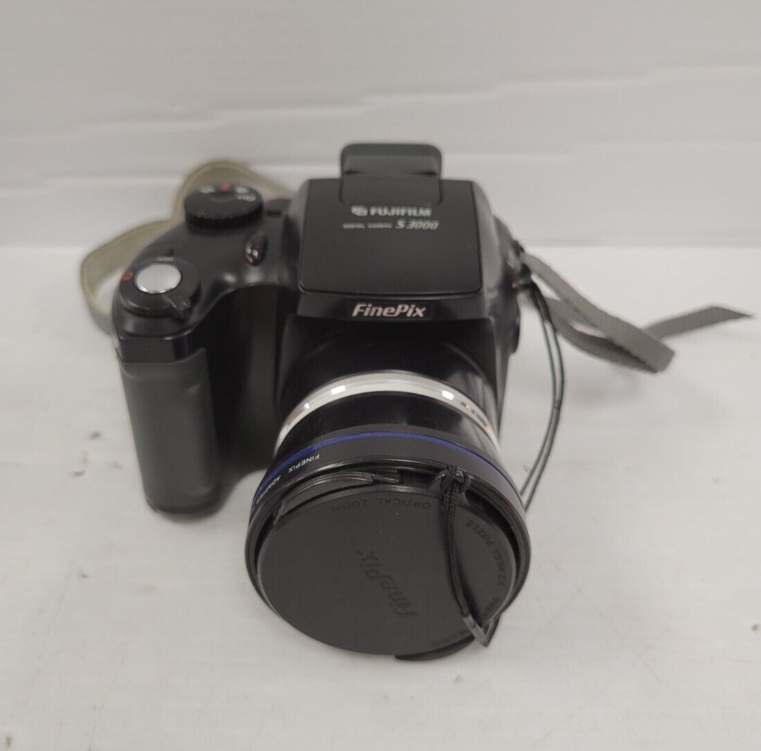 (65582-1) Fujifilm Finepix 3000 Digital Camera