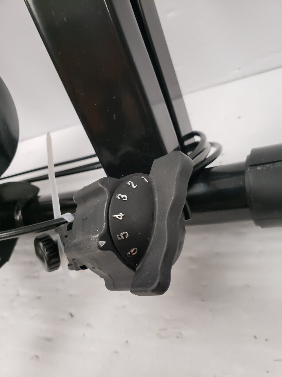 (65103-1) Sportneer Bike Trainer